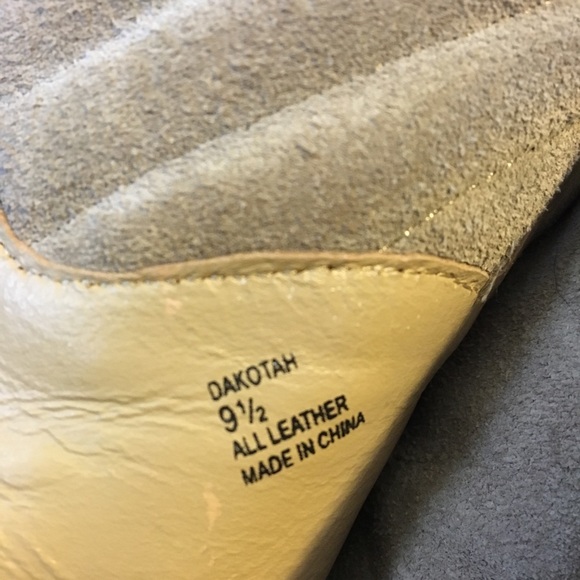 BCBGMAXAZRIA Tan Suede Heels - Picture 3 of 7